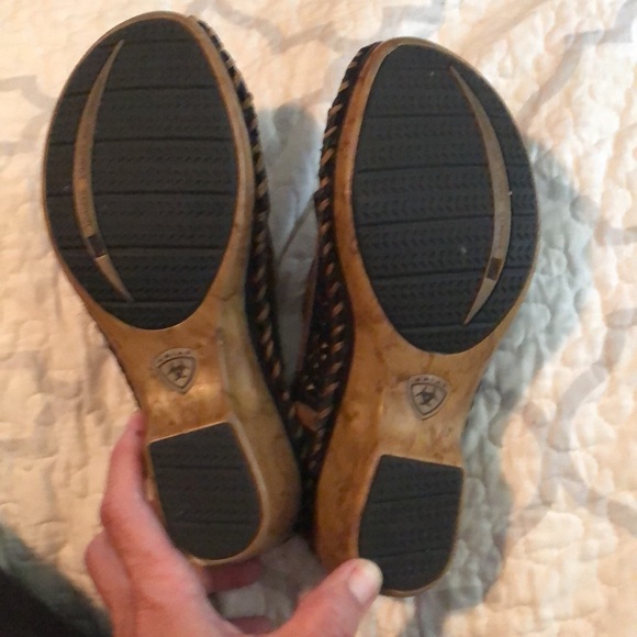 Ariat leather sandals women’s size 6 in good condition blue and tan - Picture 3 of 7